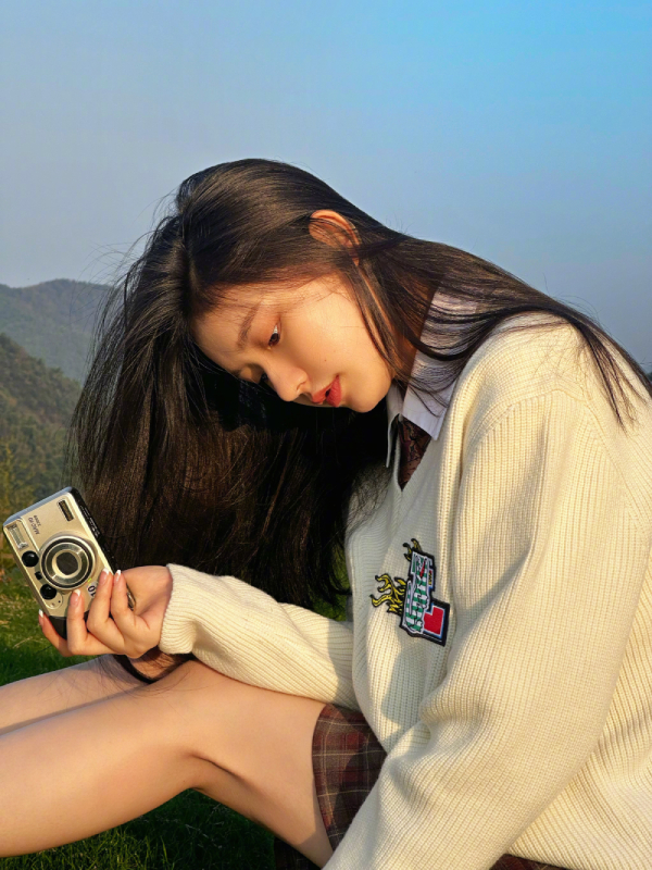 002T7cQigy1h8jqyavm9tj62c0340npg02 (1).jpg