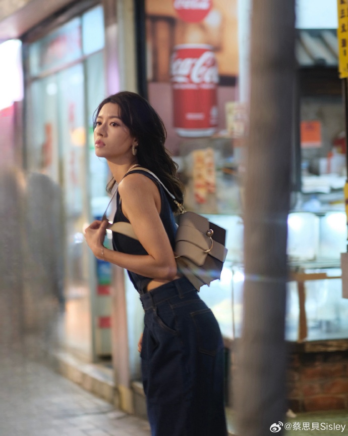 005xVsDigy1hkp4c9v148j320u2j2u0x.jpg